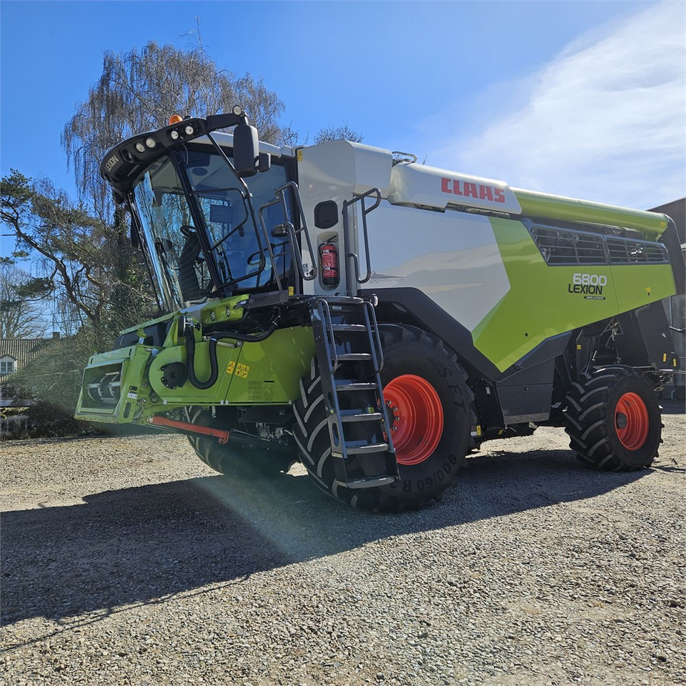 Claas 6800 Lexion Cemos Automatic - Harvester: picture 3 Claas 6800 Lexion Cemos Automatic - Harvester: picture 3