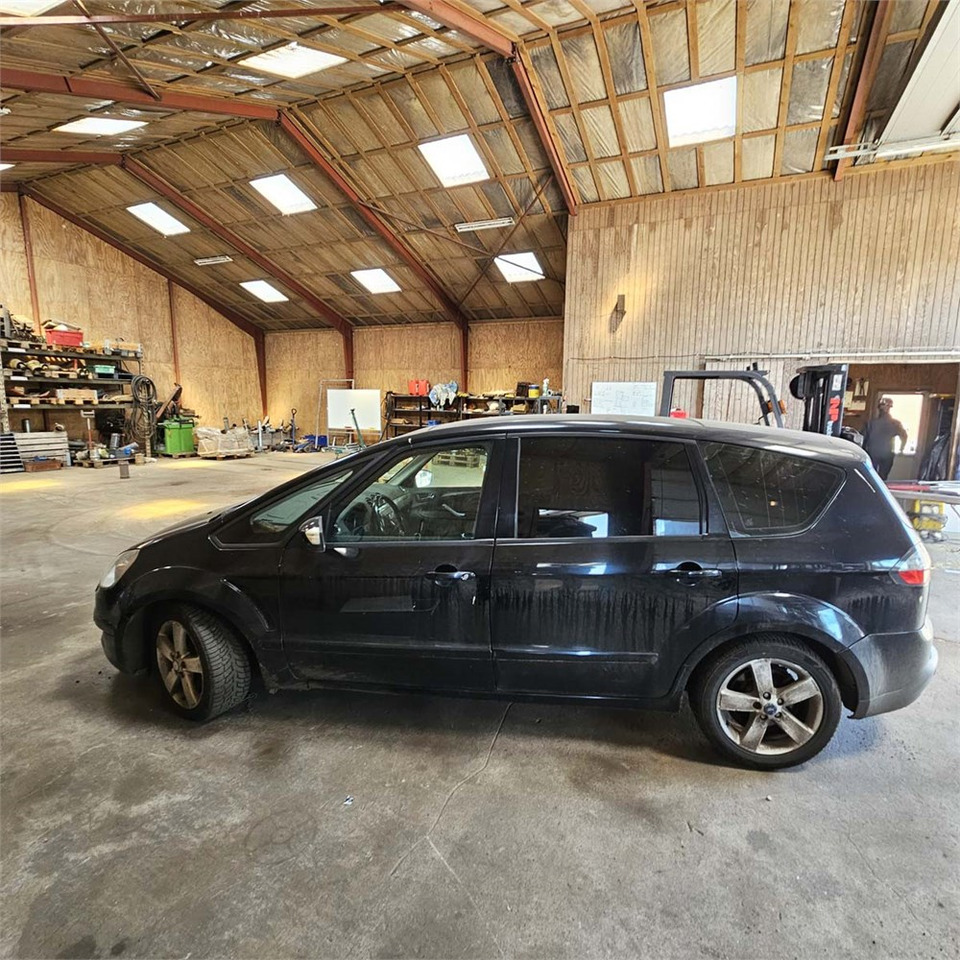 Ford S-Max - SUV: picture 5 Ford S-Max - SUV: picture 5