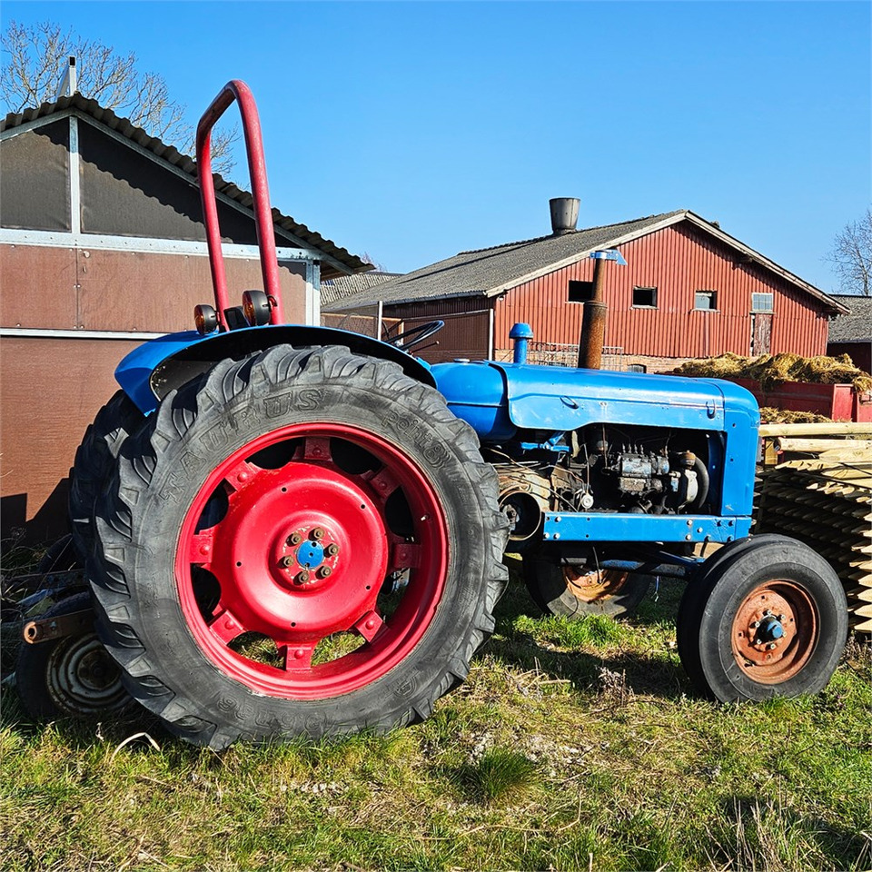 Ford T2 - Farm tractor: picture 4 Ford T2 - Farm tractor: picture 4