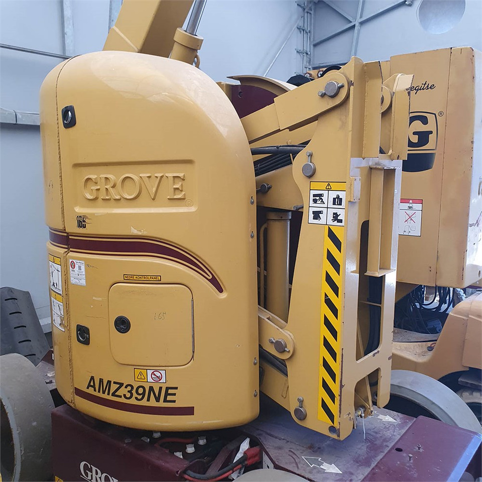 Grove AMZ39 NE - Articulated boom: picture 3 Grove AMZ39 NE - Articulated boom: picture 3