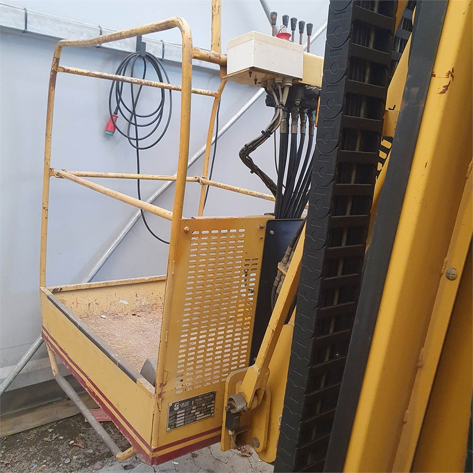 Grove Toucan 1200 - Vertical mast lift: picture 4 Grove Toucan 1200 - Vertical mast lift: picture 4