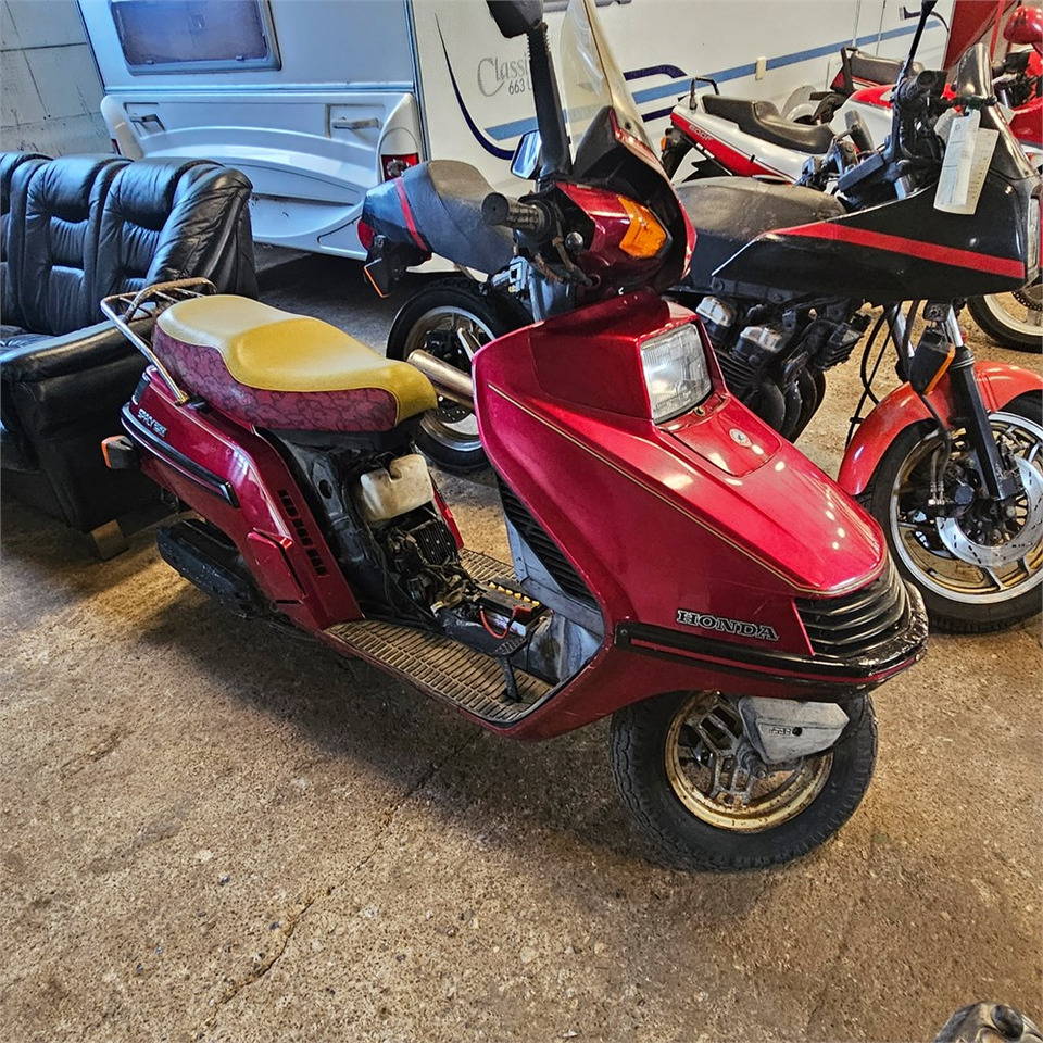 Honda 250 Spacy - Motorcycle: picture 1 Honda 250 Spacy - Motorcycle: picture 1