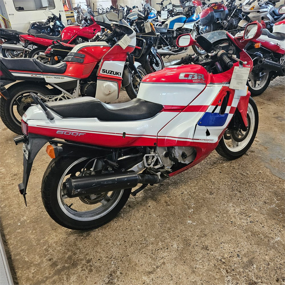 Honda CBR600F Super sport - Motorcycle: picture 5 Honda CBR600F Super sport - Motorcycle: picture 5