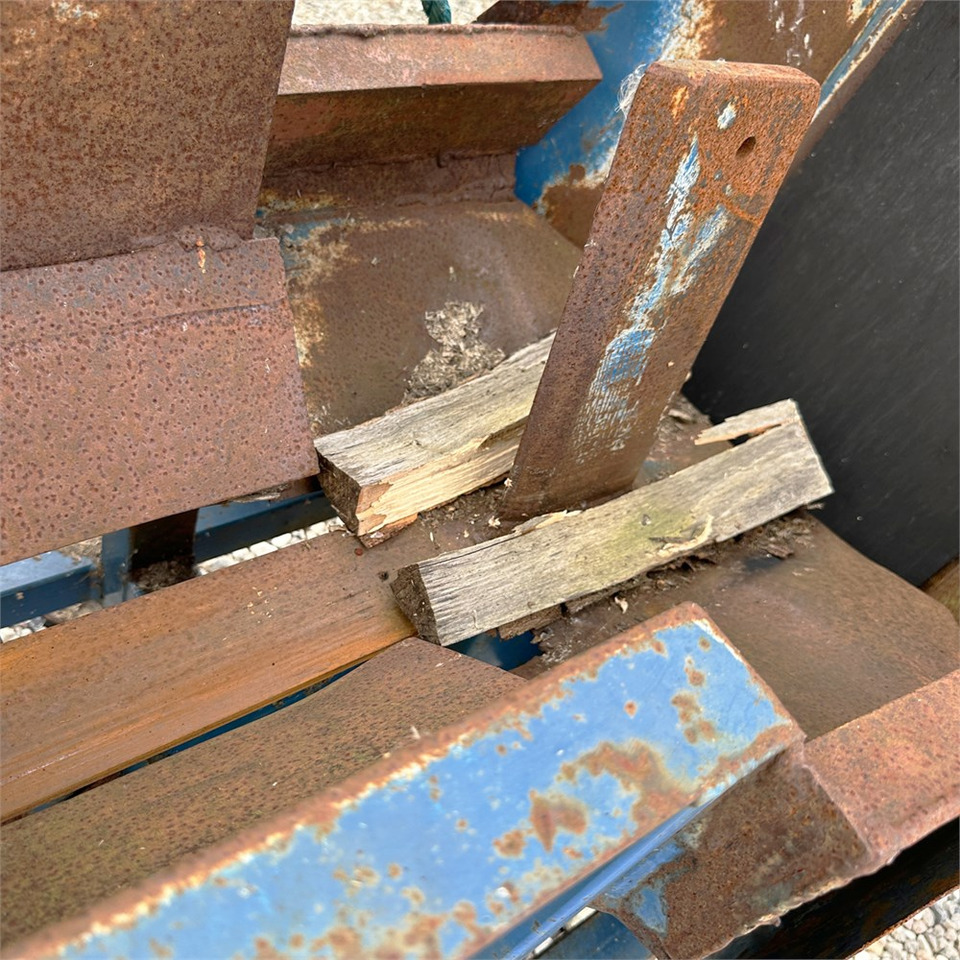 Farm tractor International IH 474: picture 28 Farm tractor International IH 474: picture 28