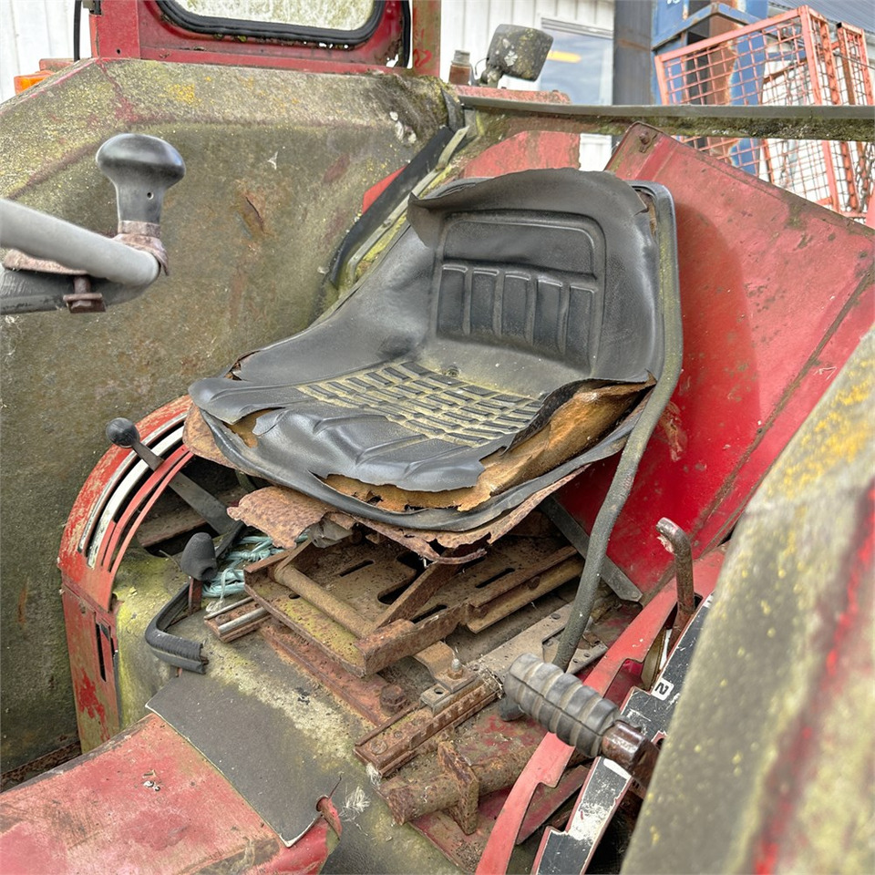 Farm tractor International IH 474: picture 15 Farm tractor International IH 474: picture 15