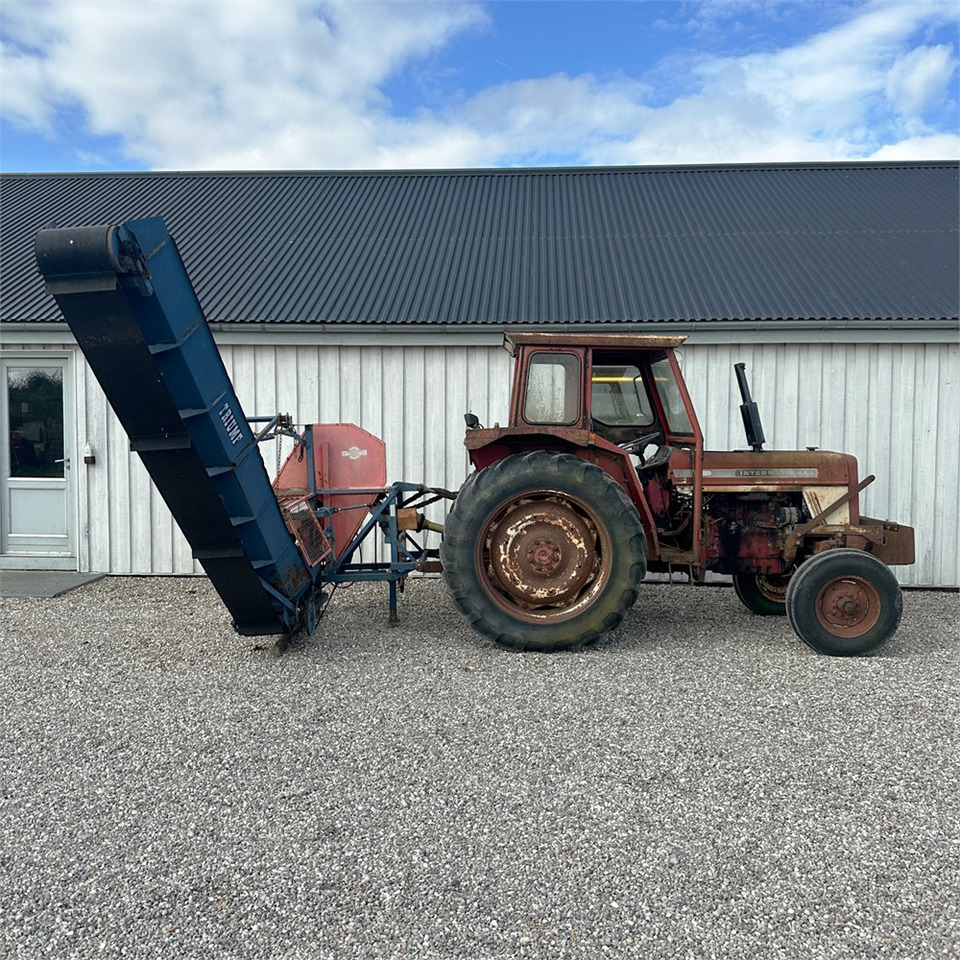 Farm tractor International IH 474: picture 6 Farm tractor International IH 474: picture 6