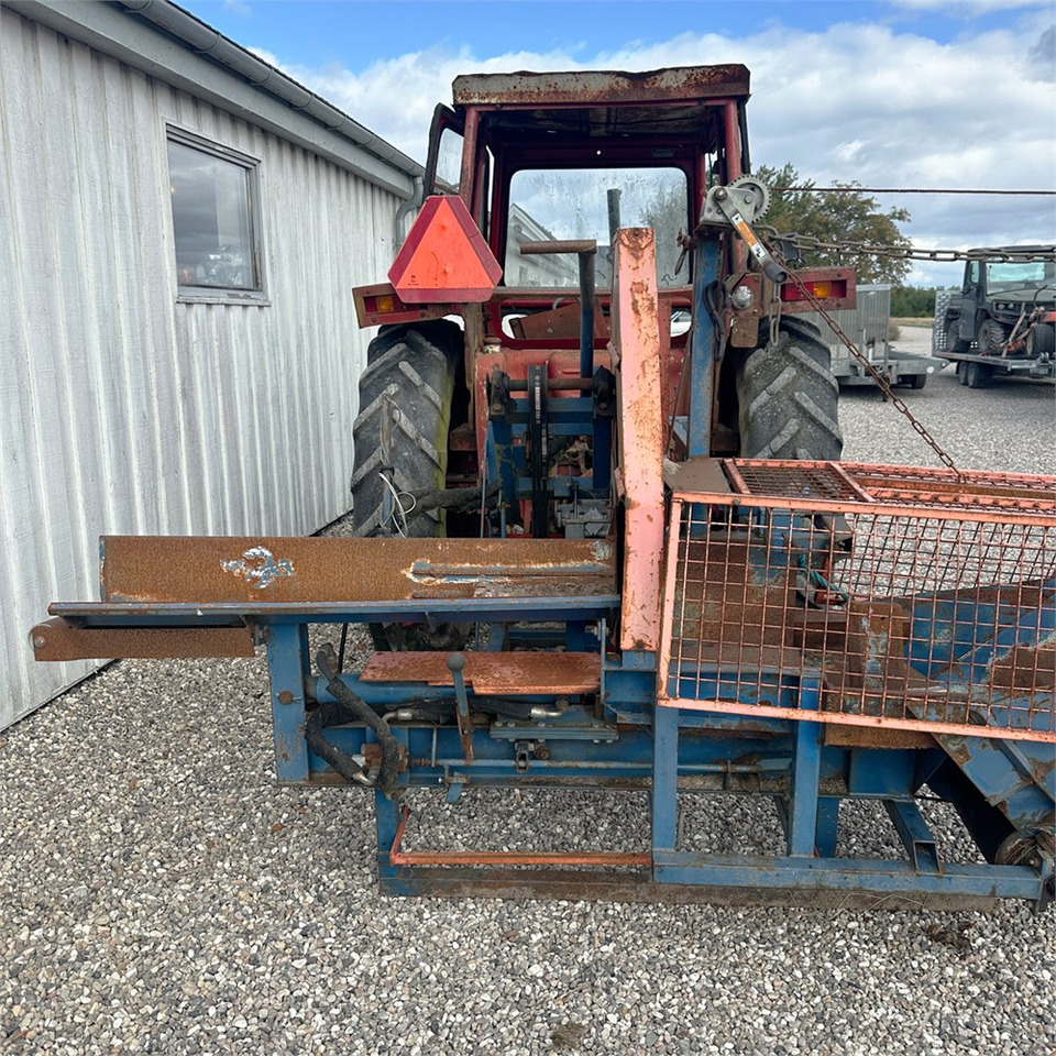 Farm tractor International IH 474: picture 10 Farm tractor International IH 474: picture 10