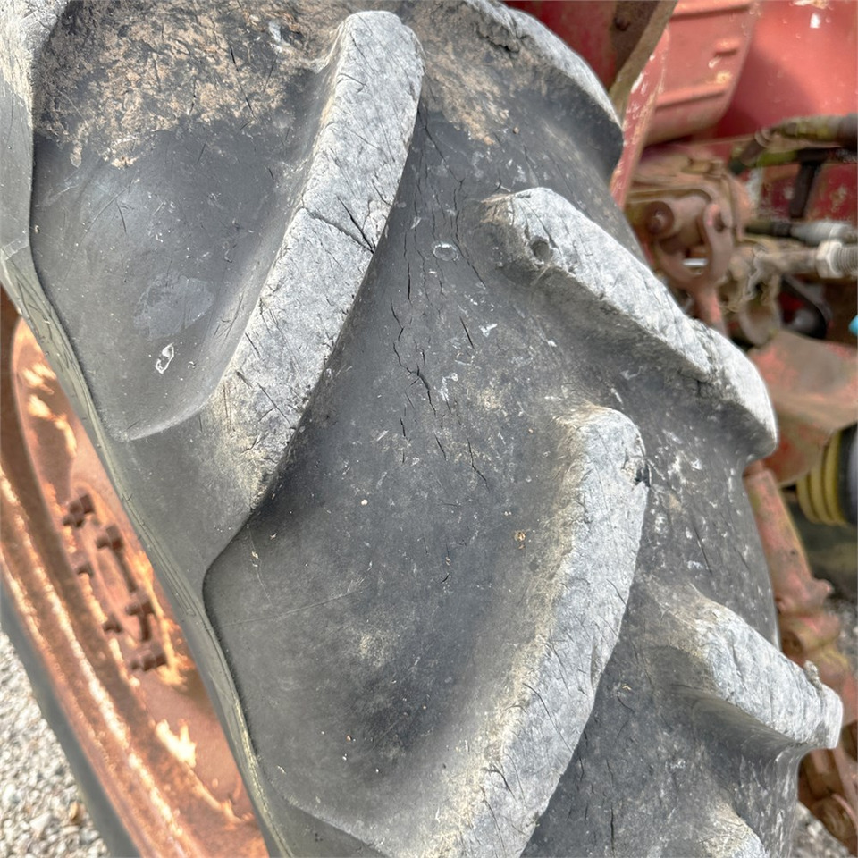 Farm tractor International IH 474: picture 37 Farm tractor International IH 474: picture 37