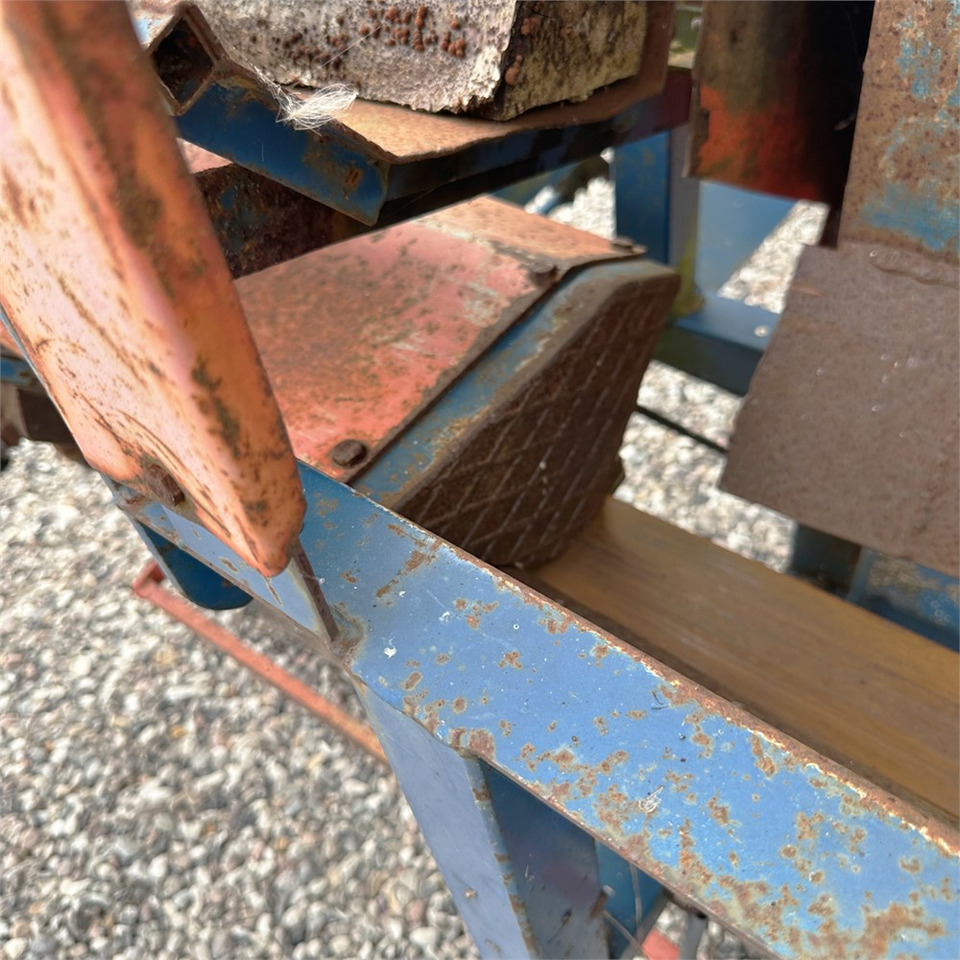 Farm tractor International IH 474: picture 29 Farm tractor International IH 474: picture 29