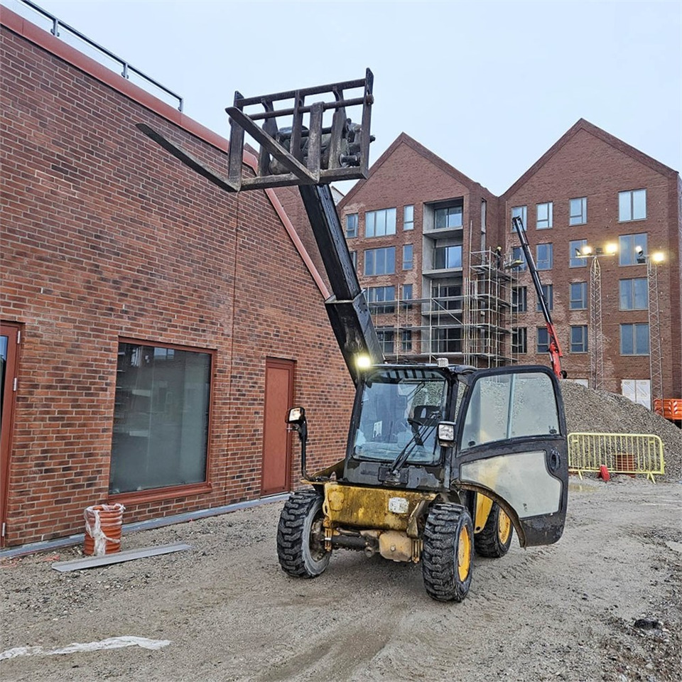 JCB 520-40 - Telescopic handler: picture 4 JCB 520-40 - Telescopic handler: picture 4
