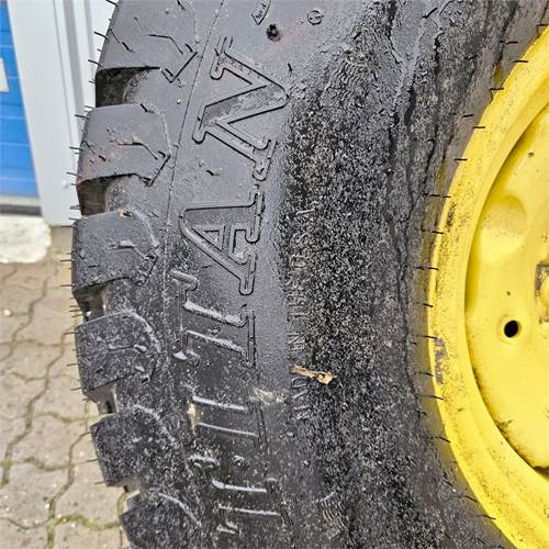 John Deere 2 styk - Farm tractor: picture 4 John Deere 2 styk - Farm tractor: picture 4