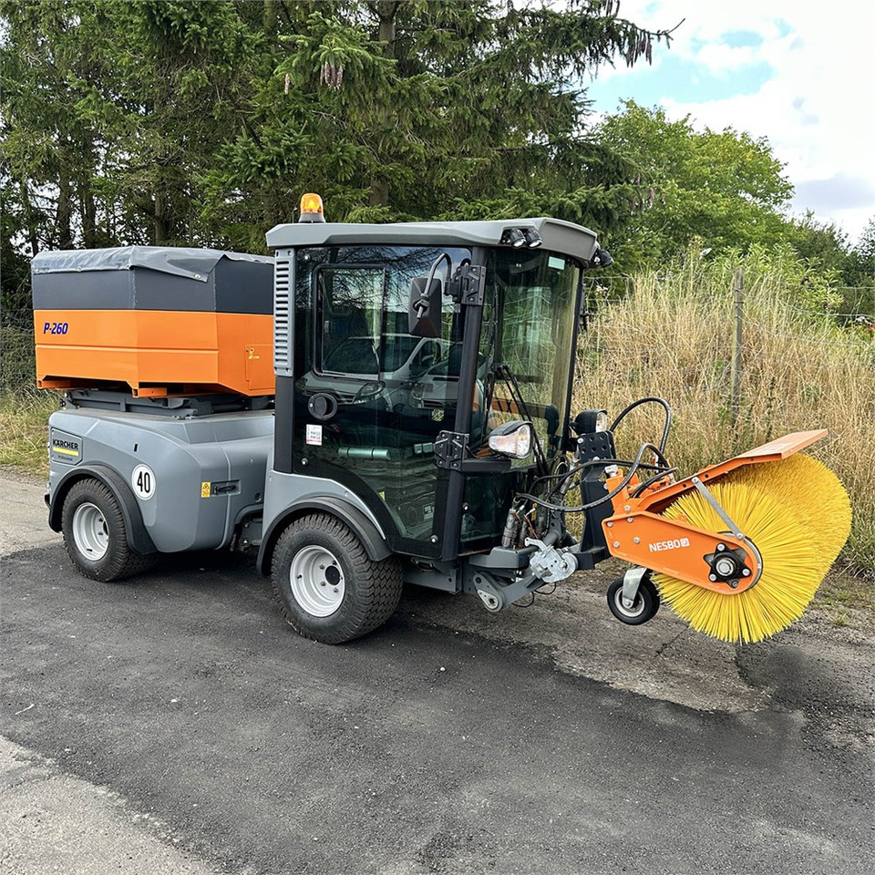 Kärcher MC130 - Road sweeper: picture 1 Kärcher MC130 - Road sweeper: picture 1