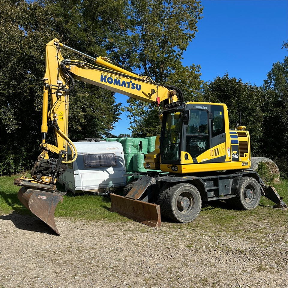 Komatsu PW148-11 - Wheel excavator: picture 3 Komatsu PW148-11 - Wheel excavator: picture 3