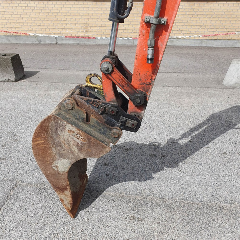 Mini excavator Kubota KX61-3: picture 9