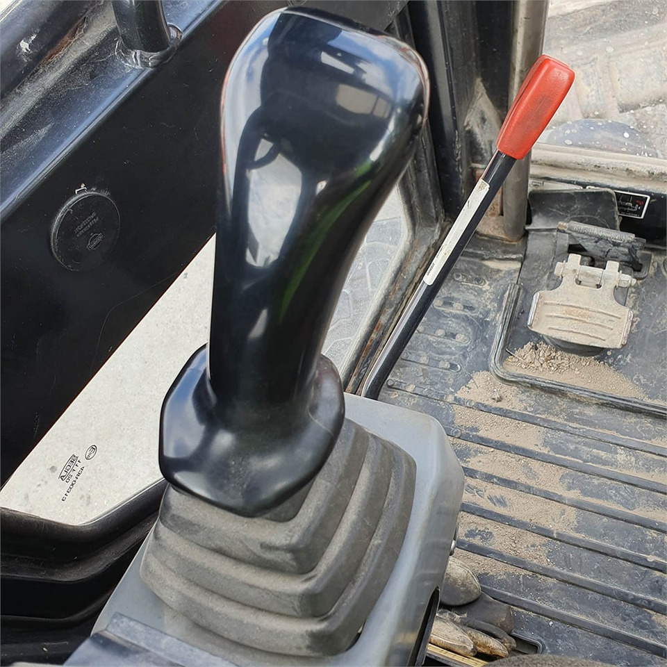 Mini excavator Kubota KX61-3: picture 14