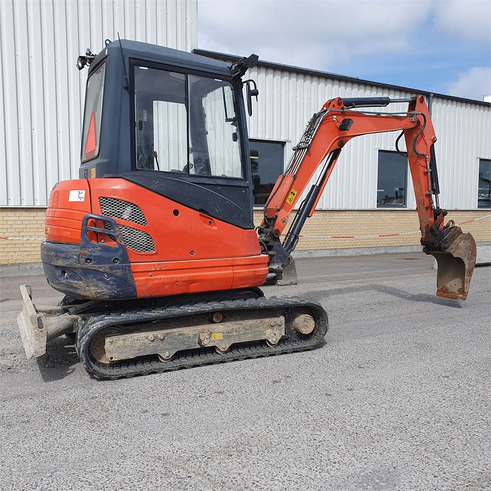 Mini excavator Kubota KX61-3: picture 6