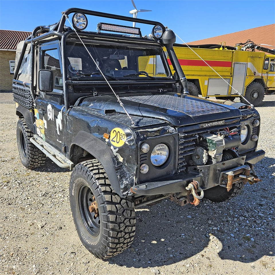 Land Rover Defender 90 - Car: picture 2 Land Rover Defender 90 - Car: picture 2