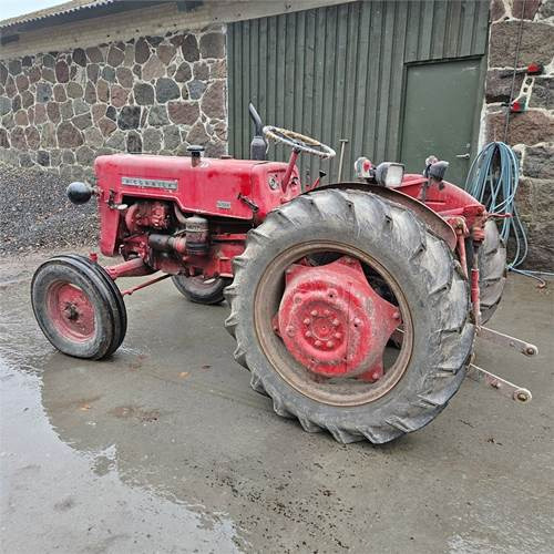 McCORMICK D-324 Standard - Farm tractor: picture 4 McCORMICK D-324 Standard - Farm tractor: picture 4