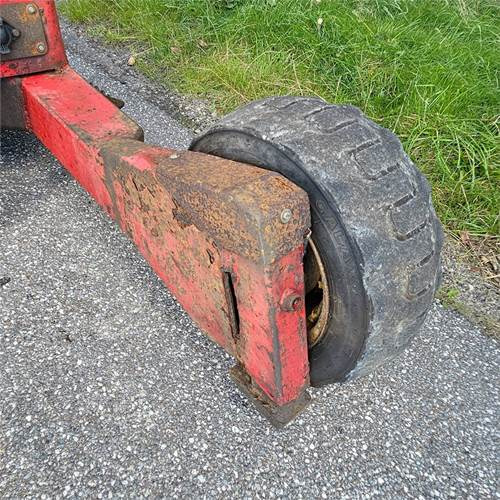 Truck mounted forklift Moffett M4 25.3: picture 38 Truck mounted forklift Moffett M4 25.3: picture 38