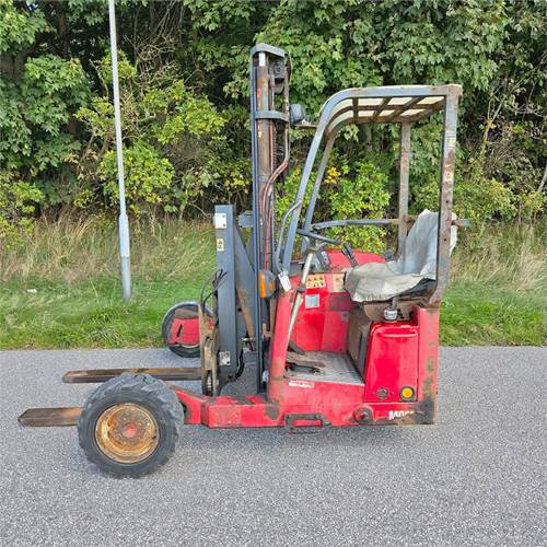 Moffett M4 25.3 - Truck mounted forklift: picture 2 Moffett M4 25.3 - Truck mounted forklift: picture 2