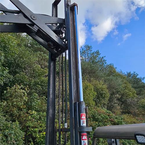 Truck mounted forklift Moffett M4 25.3: picture 15 Truck mounted forklift Moffett M4 25.3: picture 15