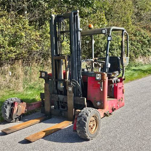 Moffett M4 25.3 - Truck mounted forklift: picture 4 Moffett M4 25.3 - Truck mounted forklift: picture 4