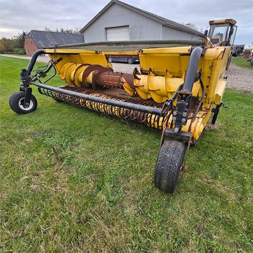 New Holland FX40 - Harvester: picture 1 New Holland FX40 - Harvester: picture 1