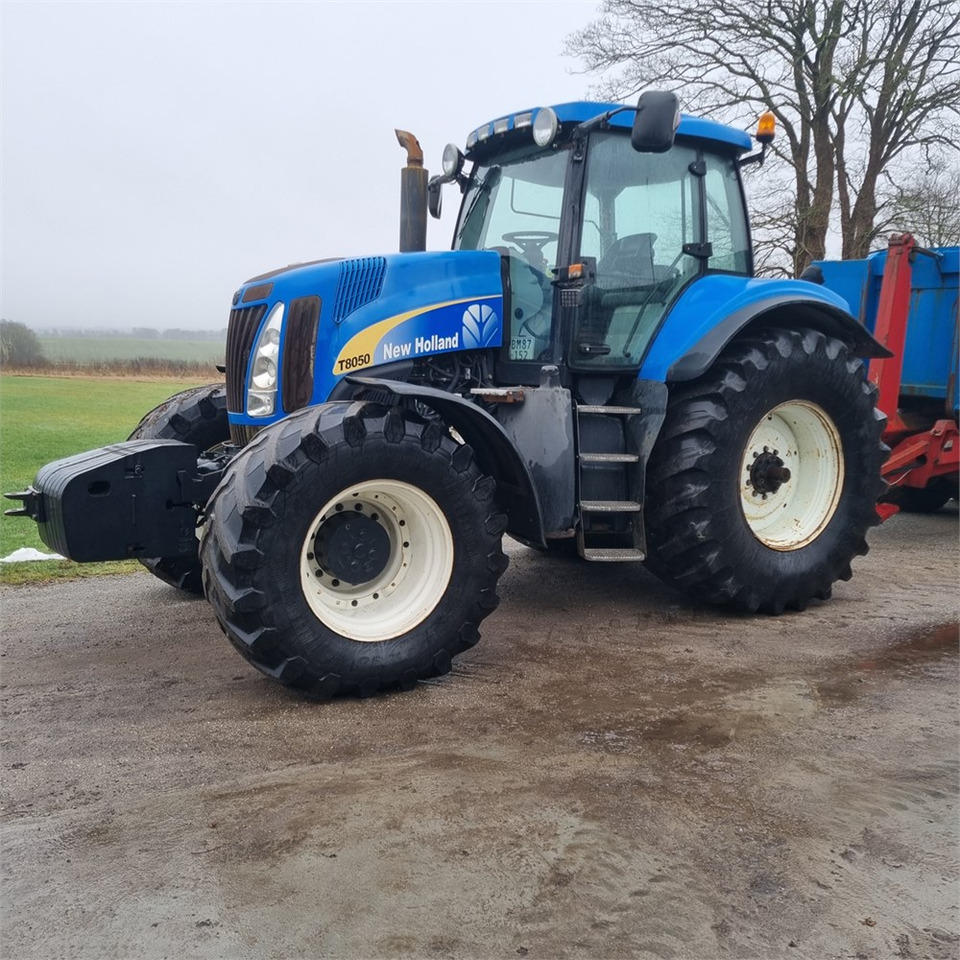 Farm tractor New Holland T 8050 Class 5: picture 1