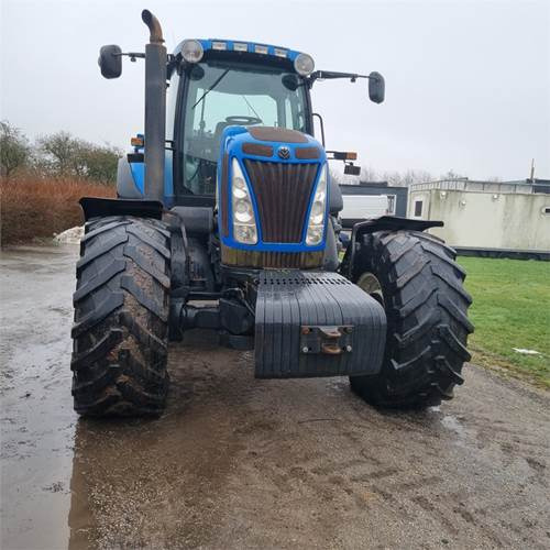 New Holland T8050 Class 5 - Farm tractor: picture 4 New Holland T8050 Class 5 - Farm tractor: picture 4
