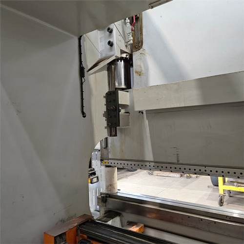 Press brake ..Select Make Speed-Bend Pro 4100X400: picture 45 Press brake ..Select Make Speed-Bend Pro 4100X400: picture 45