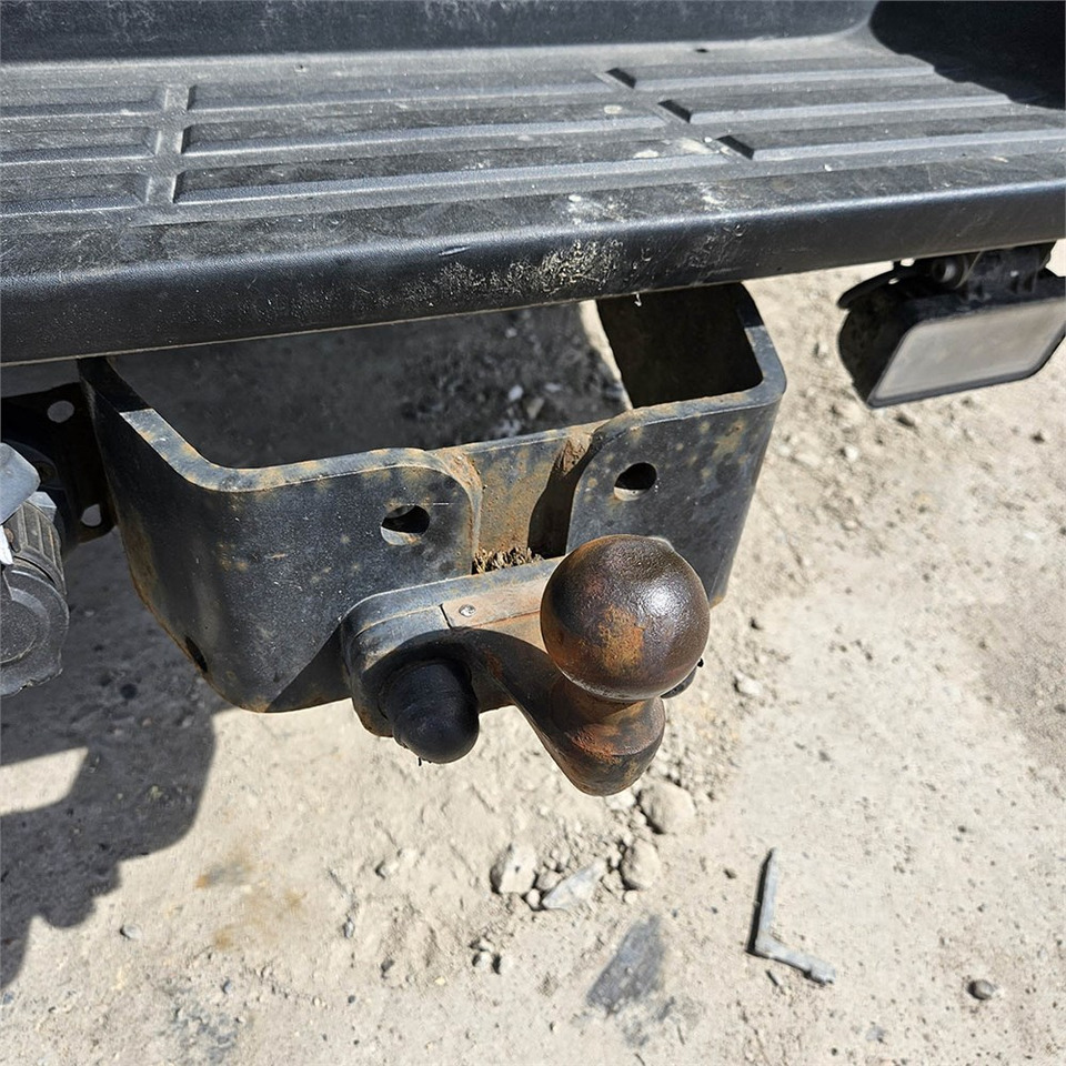 Pickup truck Toyota Hillux: picture 26