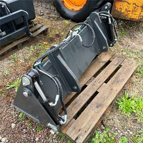 Wiedenmann 4 i 1 - Loader bucket: picture 3 Wiedenmann 4 i 1 - Loader bucket: picture 3
