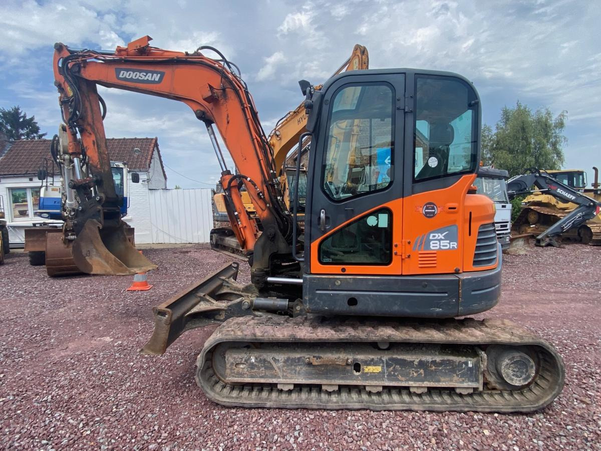 Doosan DX 85R-3 - Mini excavator: picture 1 Doosan DX 85R-3 - Mini excavator: picture 1