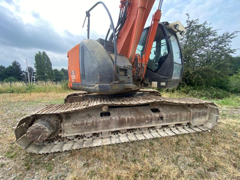 Hitachi ZX225USLC-3 - Crawler excavator: picture 5 Hitachi ZX225USLC-3 - Crawler excavator: picture 5