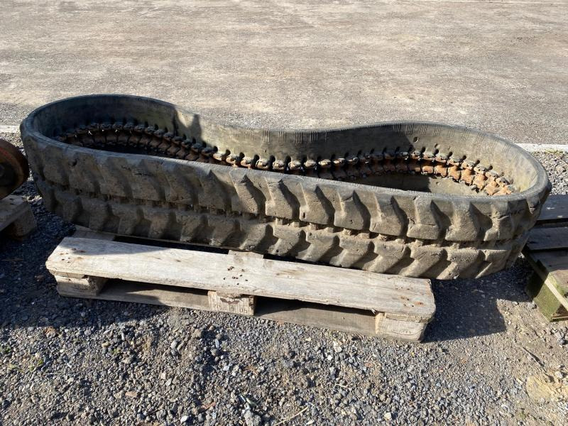 INCONNU CHENILLE POUR MINIPELLE 2,5 T - Track for Mini excavator: picture 1 INCONNU CHENILLE POUR MINIPELLE 2,5 T - Track for Mini excavator: picture 1