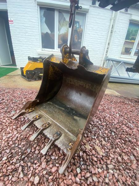 JCB LOT 3 GODETS CURAGE ET TERRASSEMENT 1M50/80CM/60CM - Excavator bucket for Construction machinery: picture 4 JCB LOT 3 GODETS CURAGE ET TERRASSEMENT 1M50/80CM/60CM - Excavator bucket for Construction machinery: picture 4