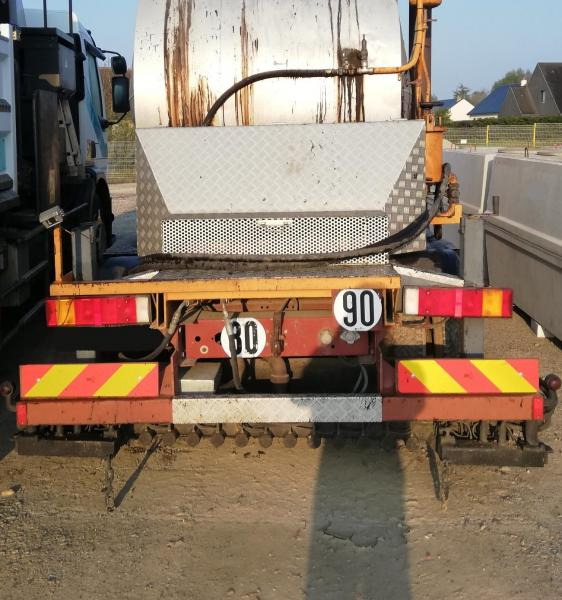 RINCHEVAL REPANDEUSE A EMULSION - Asphalt distributor: picture 5 RINCHEVAL REPANDEUSE A EMULSION - Asphalt distributor: picture 5