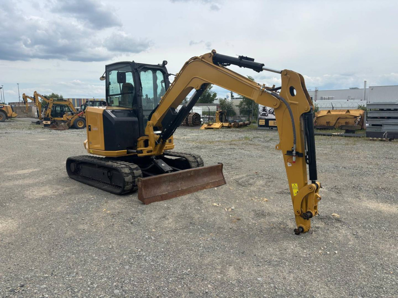 CAT 305 - Crawler excavator: picture 1 CAT 305 - Crawler excavator: picture 1