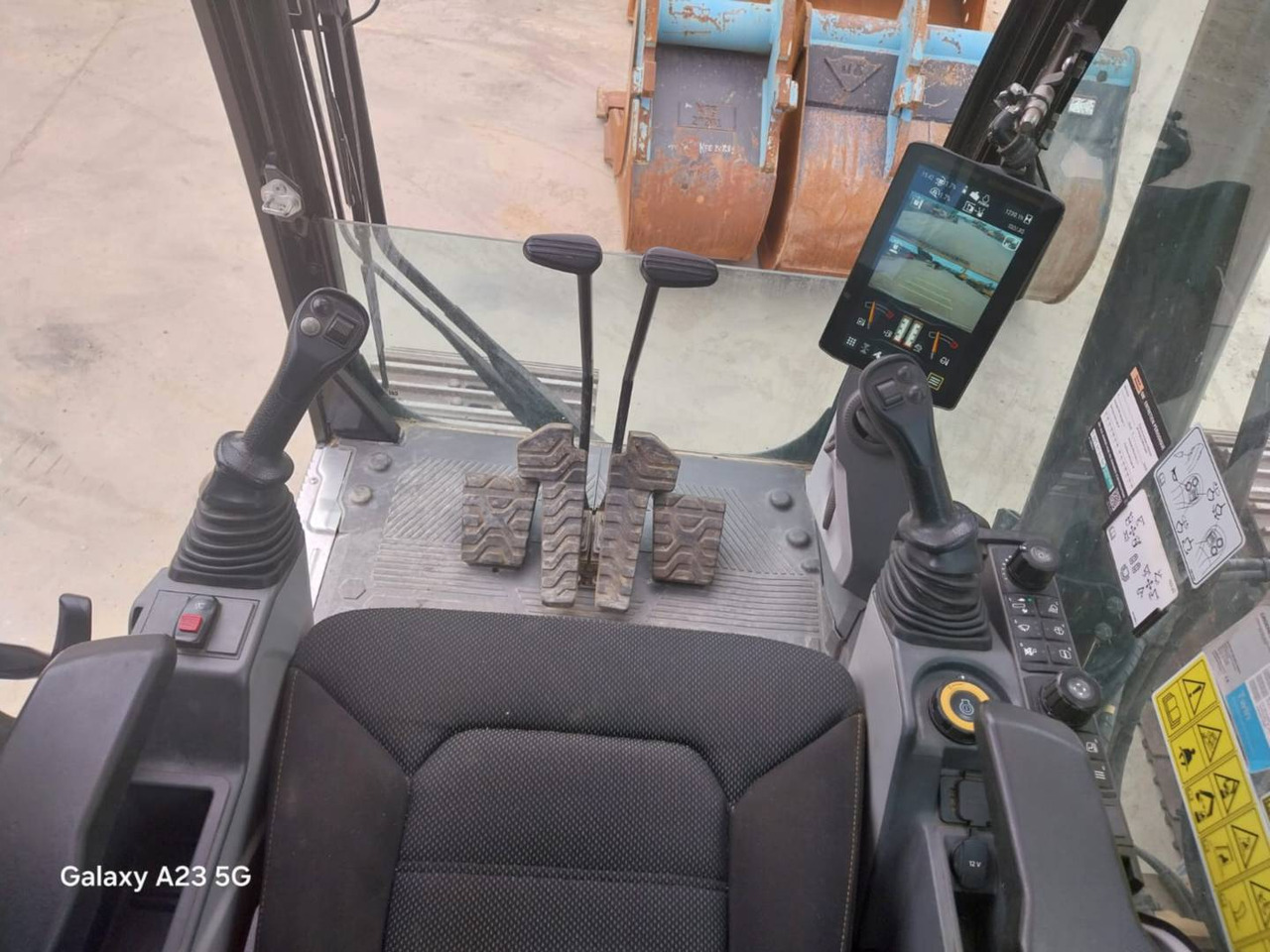 CAT 320 - Crawler excavator: picture 5 CAT 320 - Crawler excavator: picture 5