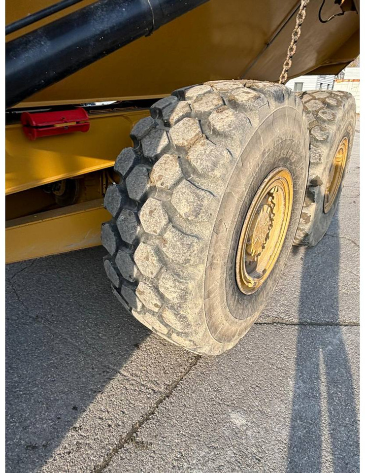 Articulated dumper CAT 730: picture 17