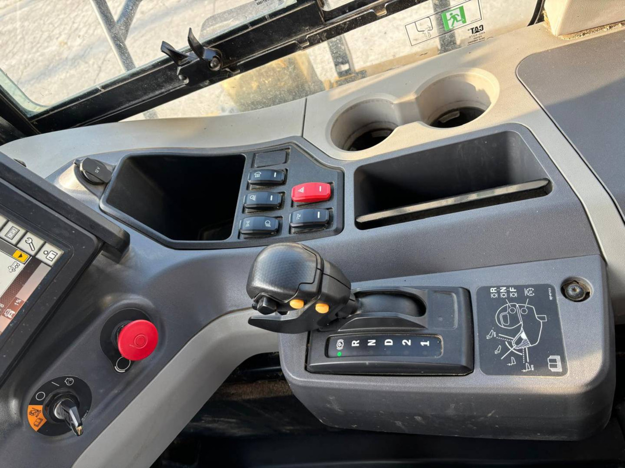 Articulated dumper CAT 730: picture 10