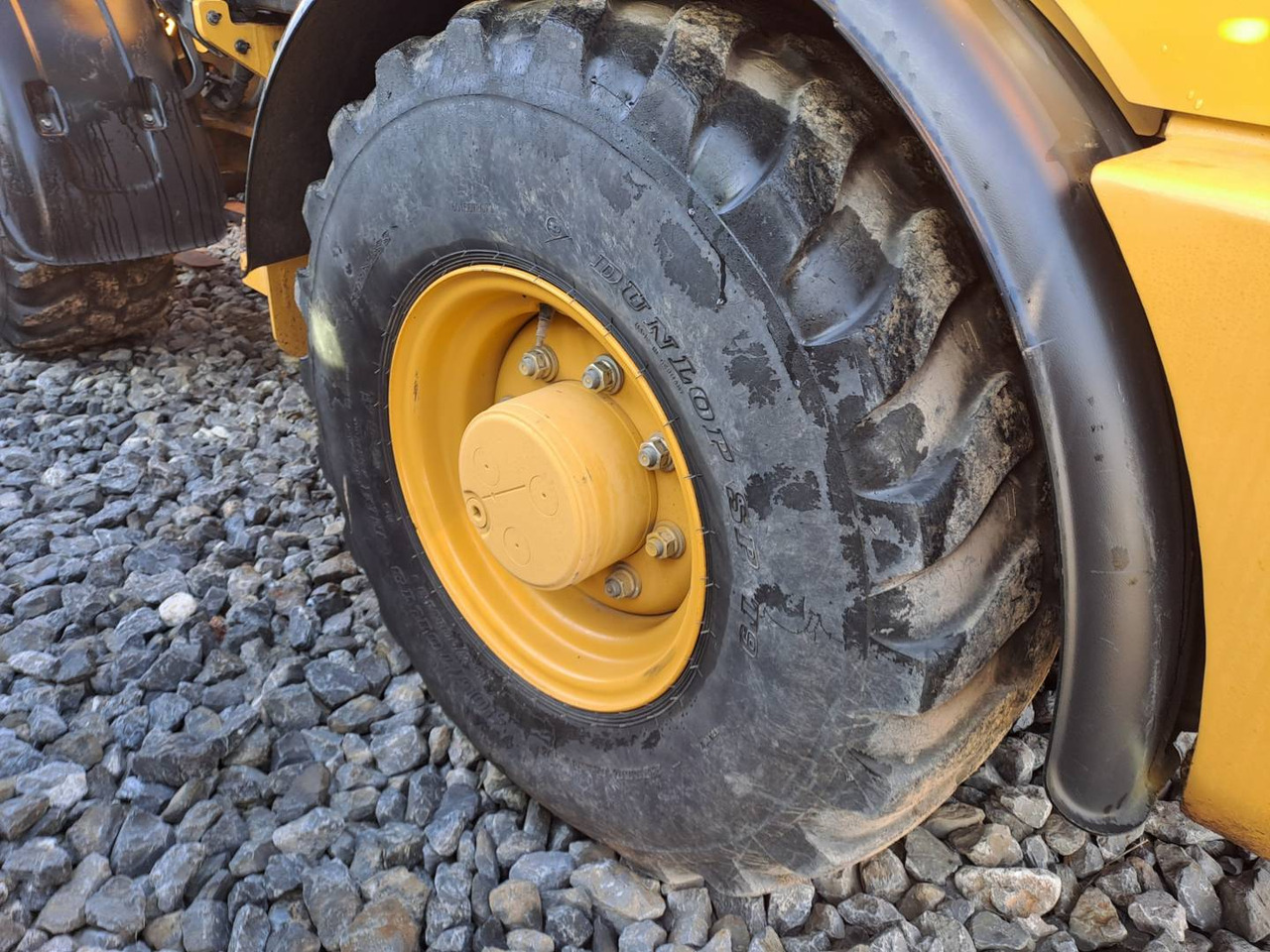 Wheel loader CAT 906M: picture 7