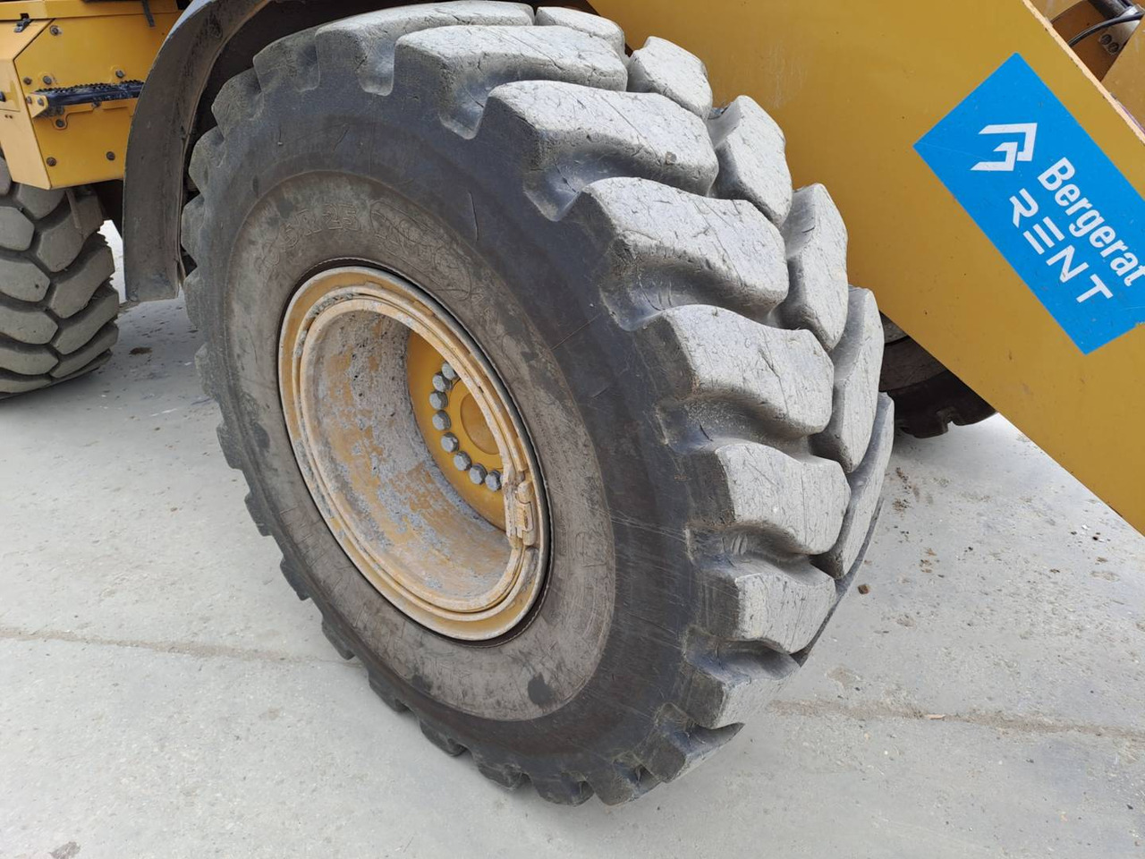 Wheel loader CAT 926M: picture 16