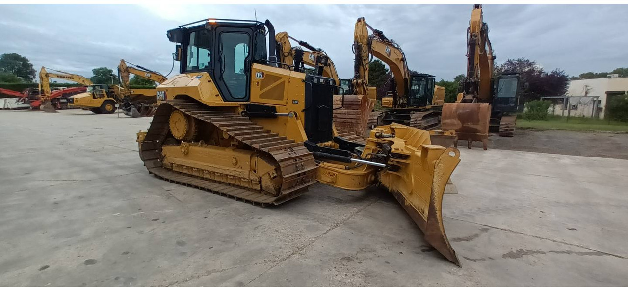 CAT D5 - Bulldozer: picture 2 CAT D5 - Bulldozer: picture 2