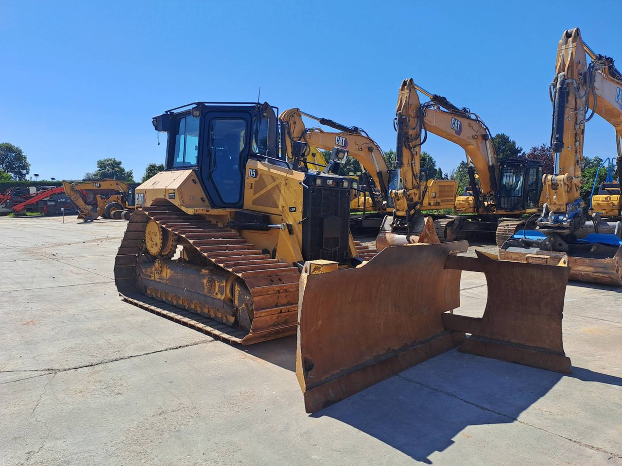 CAT D5 - Bulldozer: picture 2 CAT D5 - Bulldozer: picture 2