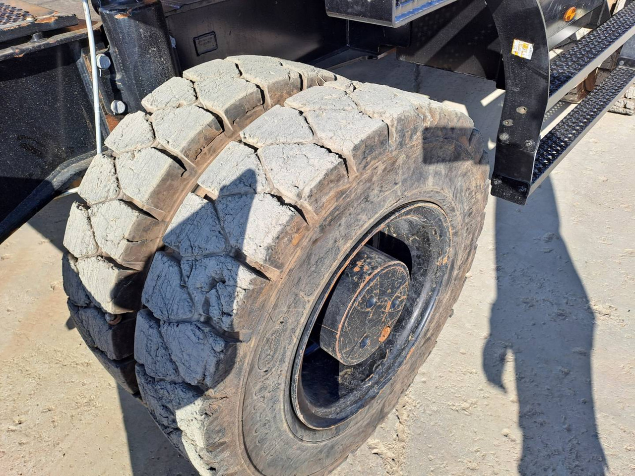 Wheel excavator CAT MH3026: picture 11