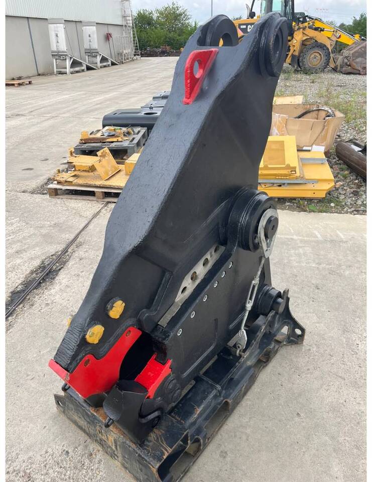 CAT MP324.J1B.CC - Demolition shears for Construction machinery: picture 3 CAT MP324.J1B.CC - Demolition shears for Construction machinery: picture 3