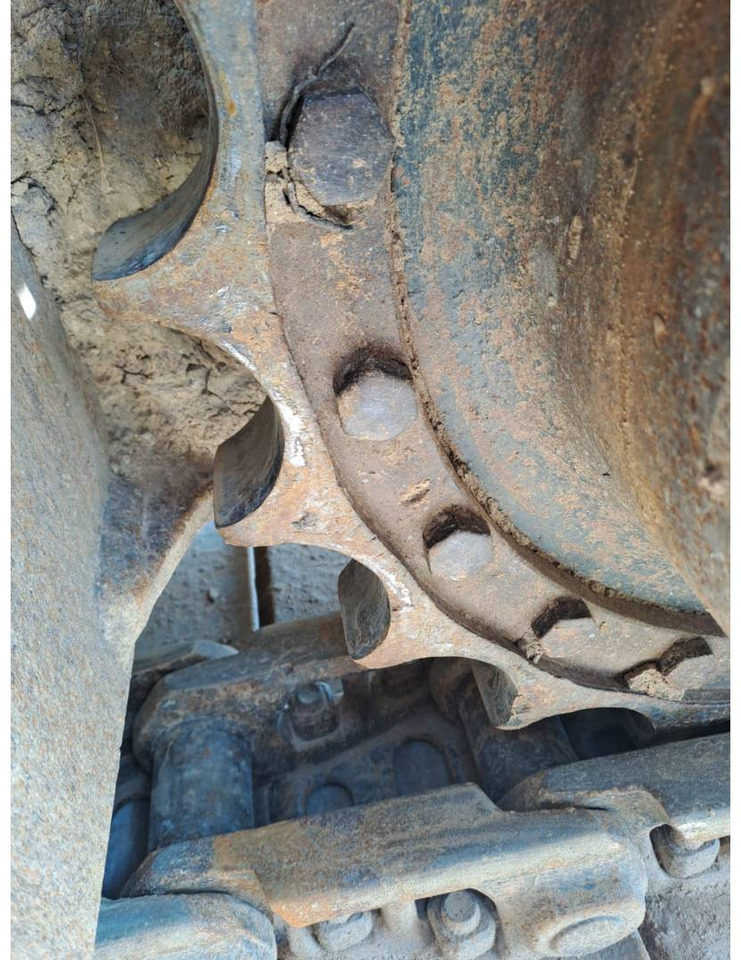 Crawler excavator KOMATSU PC210LC: picture 9