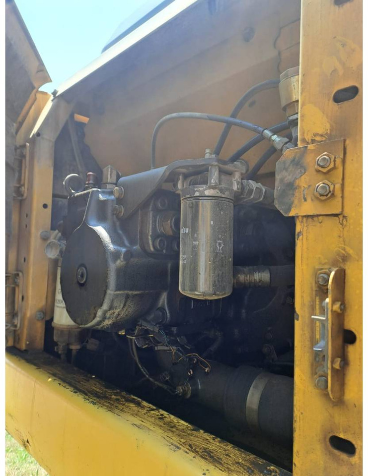 Crawler excavator KOMATSU PC210LC: picture 8