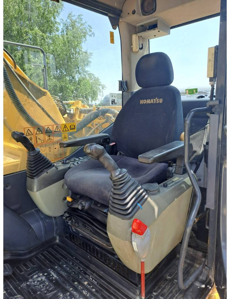 Crawler excavator KOMATSU PC210LC: picture 13